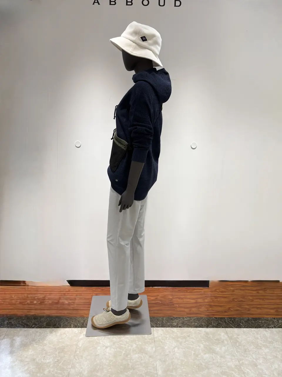 JOSEPH ABBOUD 碇 コーディネート画像