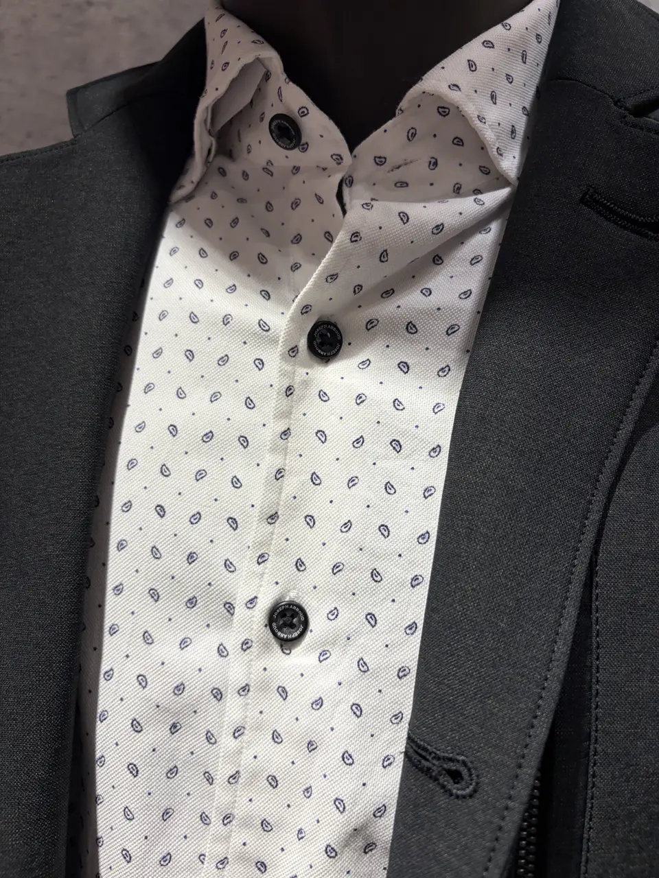 JOSEPH ABBOUD 上條 コーディネート画像