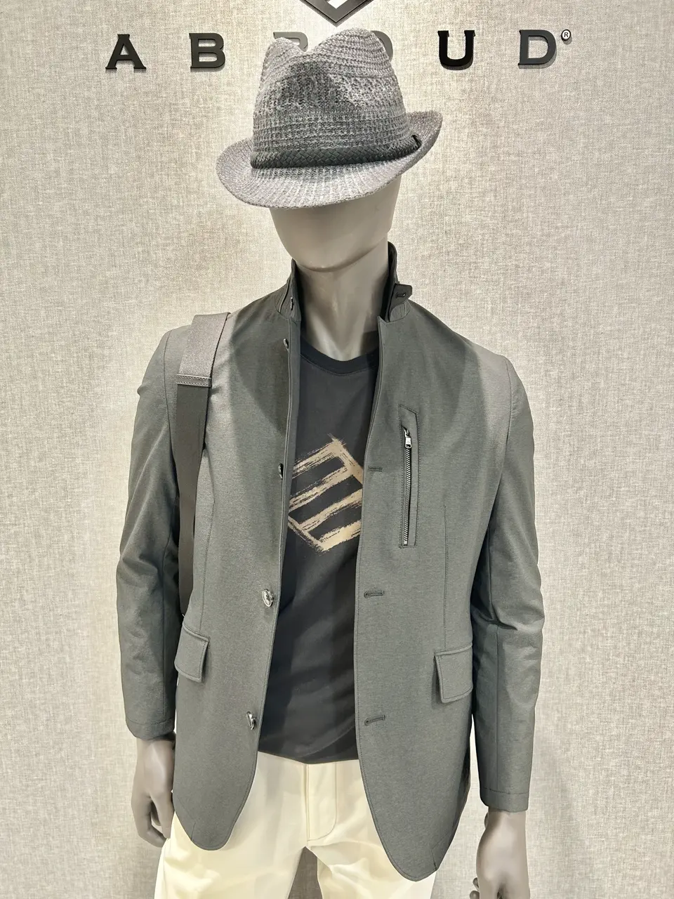 JOSEPH ABBOUD 上田 コーディネート画像