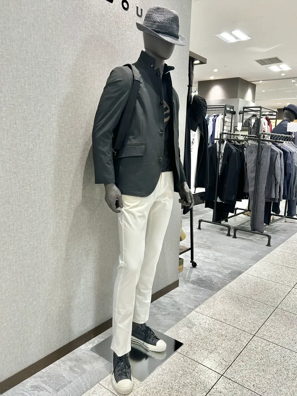 JOSEPH ABBOUD 上田 コーディネート画像