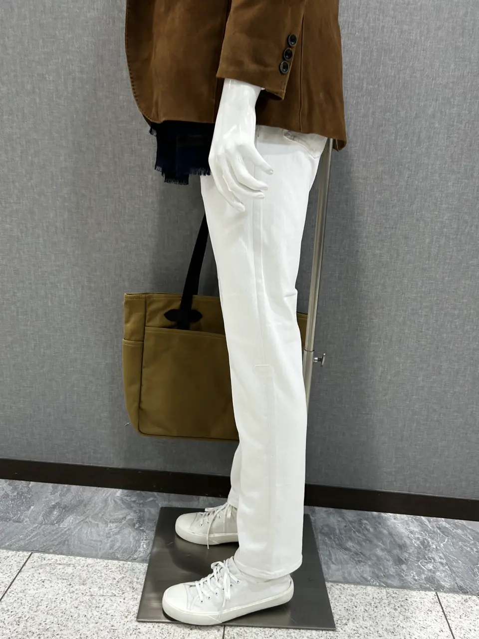 JOSEPH ABBOUD 上田 コーディネート画像