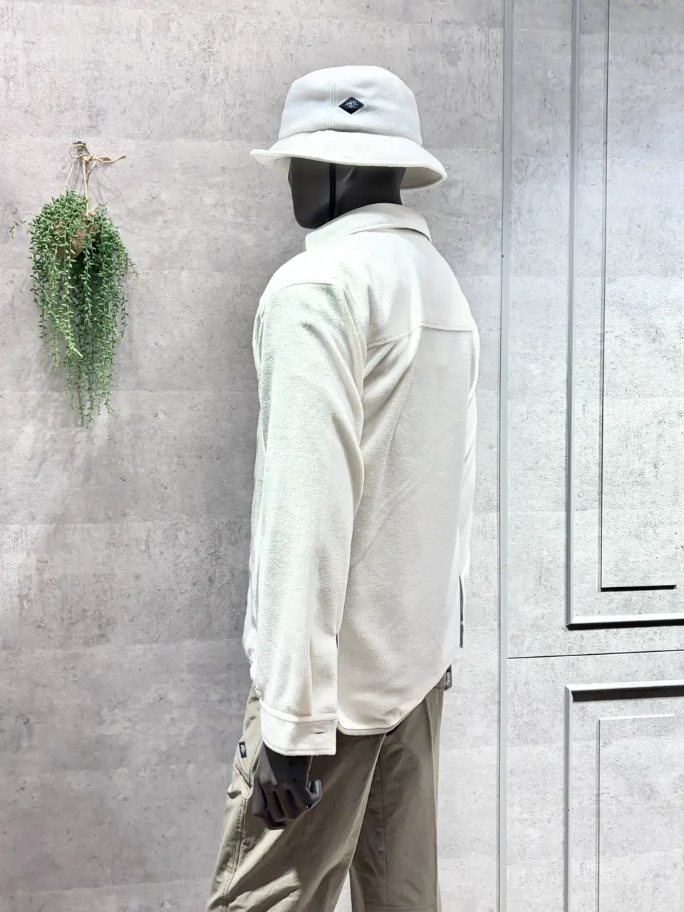 JOSEPH ABBOUD MOUNTAIN 二澤 コーディネート画像