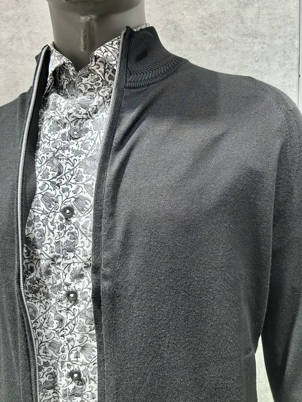 JOSEPH ABBOUD 二澤 コーディネート画像