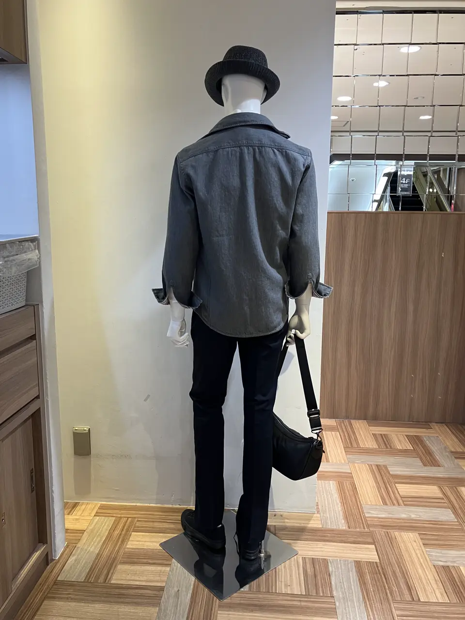 JOSEPH ABBOUD 小城 コーディネート画像