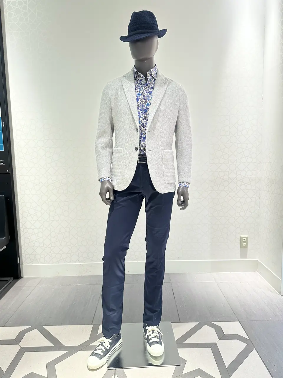 JOSEPH ABBOUD 石川 コーディネート画像