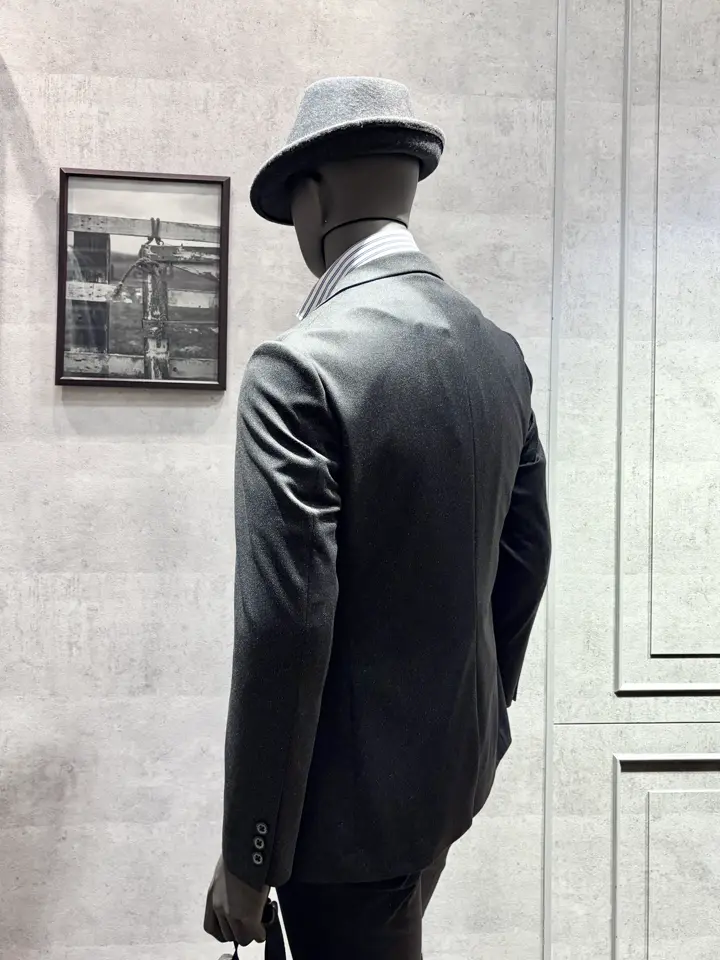 JOSEPH ABBOUD 二澤 コーディネート画像