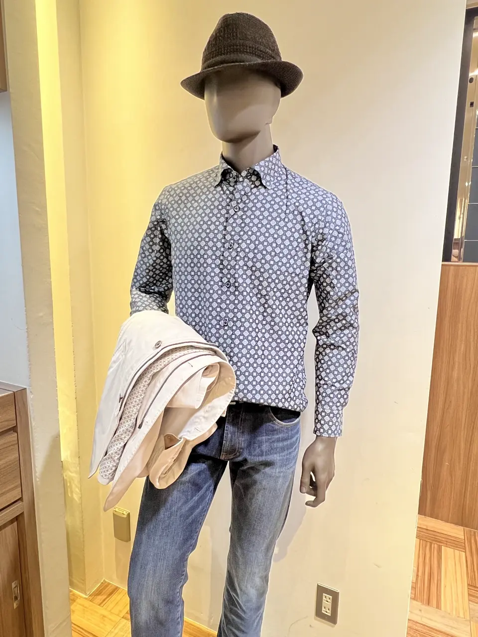 JOSEPH ABBOUD 森部 コーディネート画像