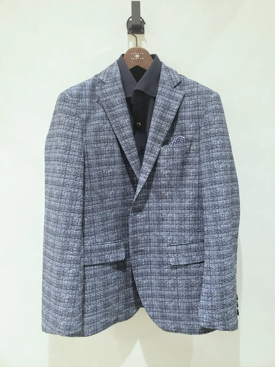 JOSEPH ABBOUD 中西 コーディネート画像