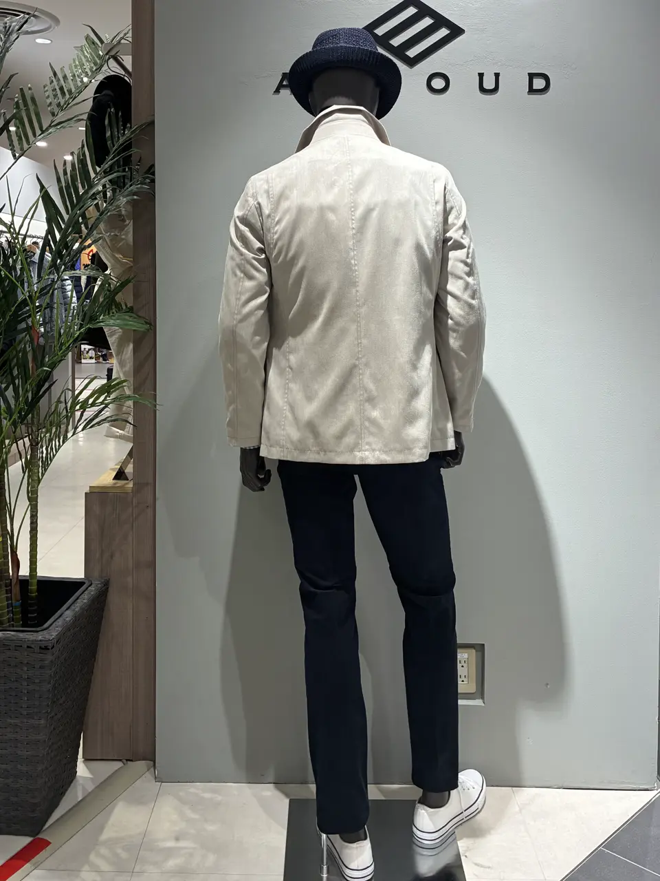 JOSEPH ABBOUD 伊津野 コーディネート画像