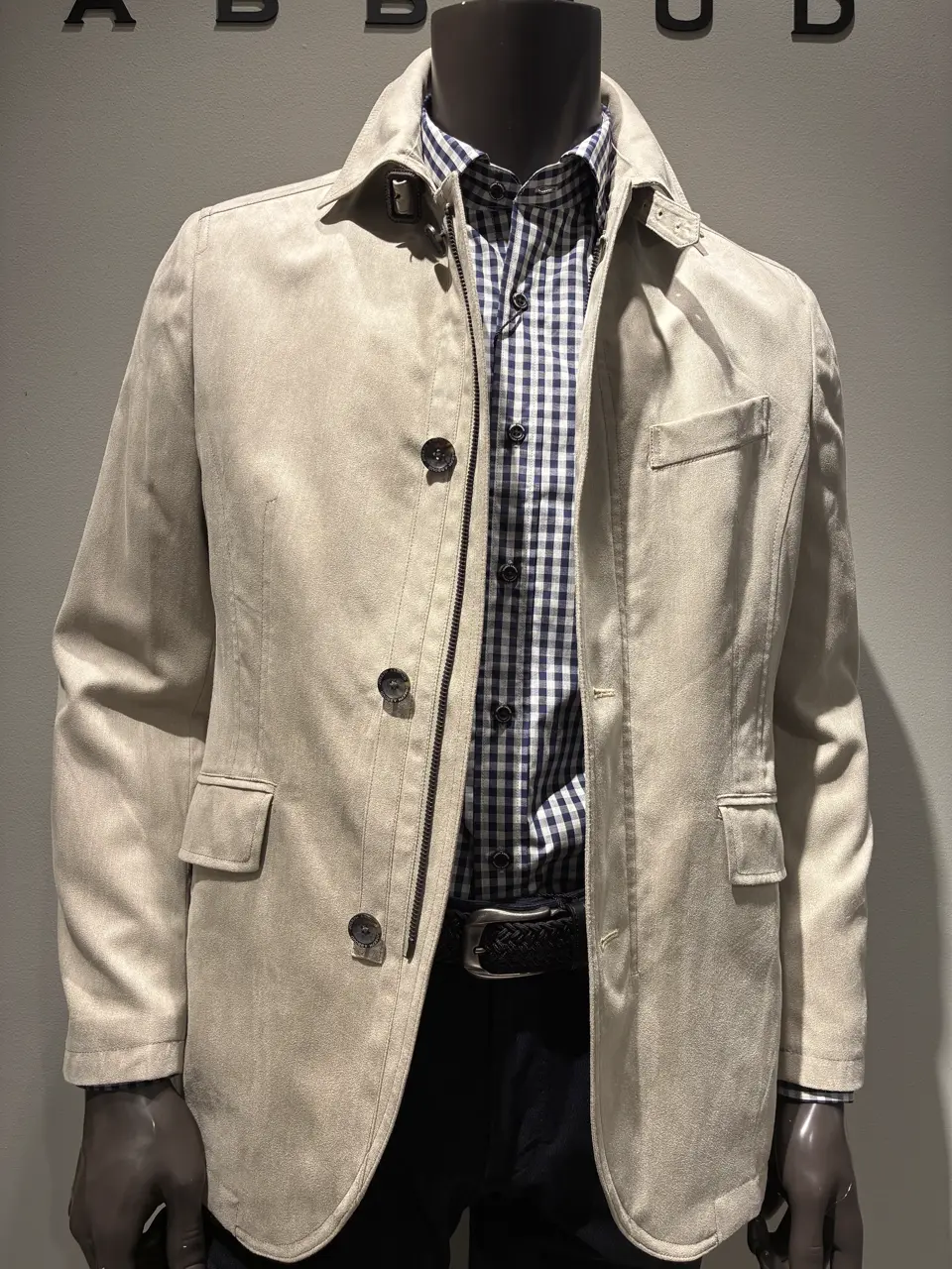 JOSEPH ABBOUD 伊津野 コーディネート画像