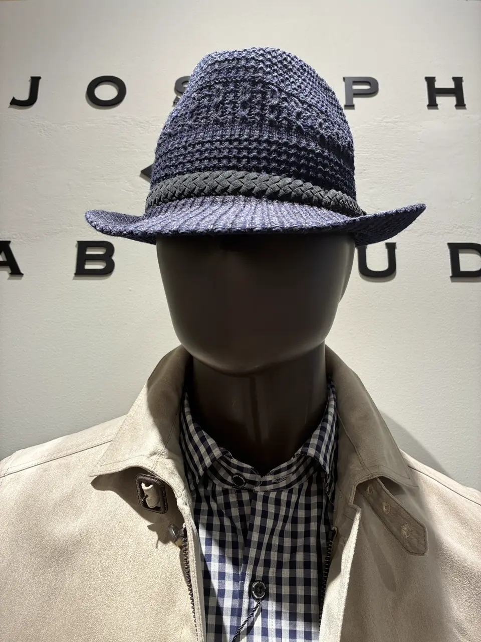 JOSEPH ABBOUD 伊津野 コーディネート画像