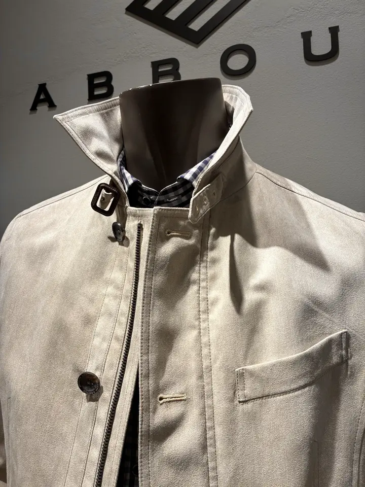 JOSEPH ABBOUD 伊津野 コーディネート画像