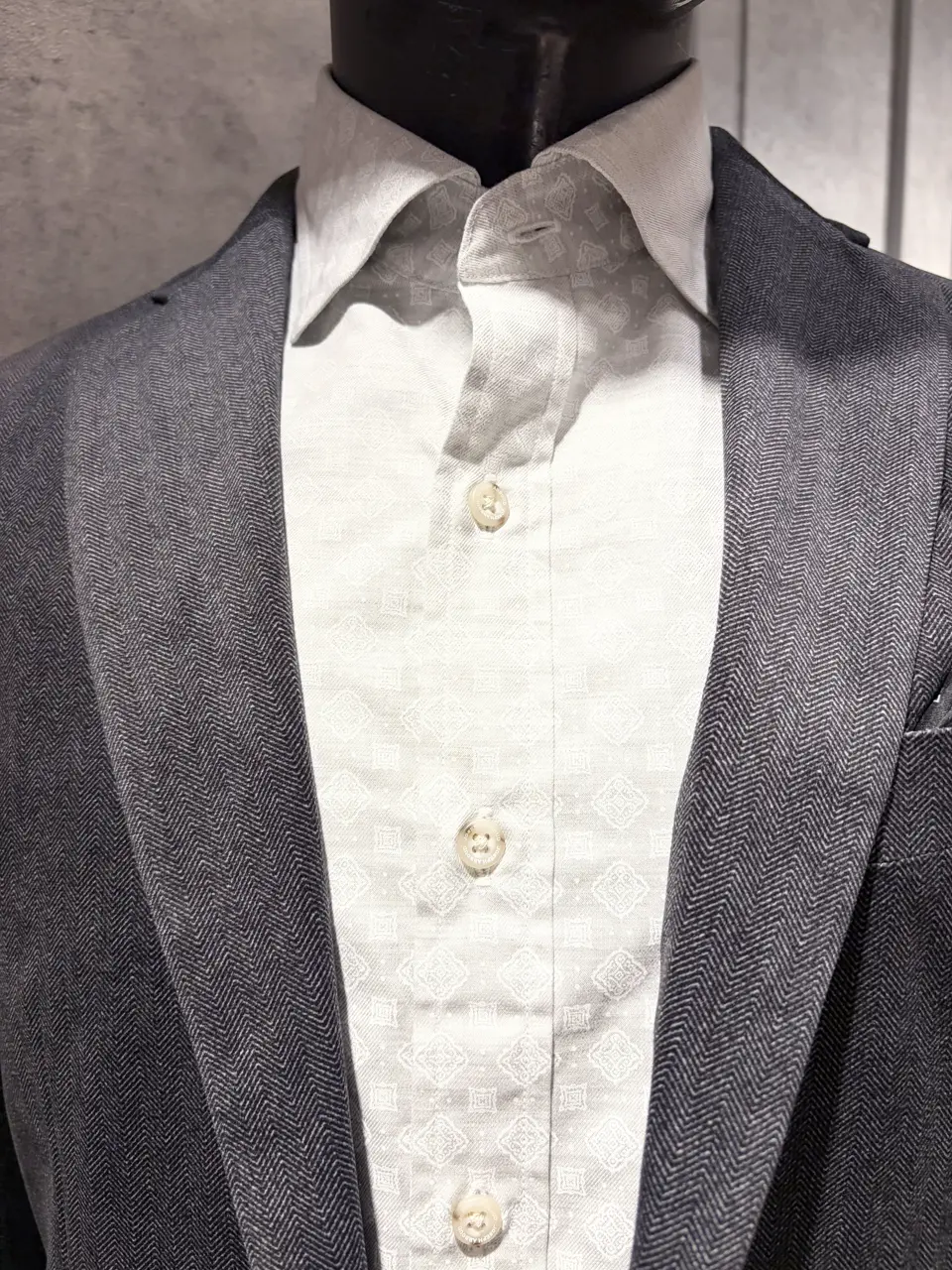 JOSEPH ABBOUD 上條 コーディネート画像