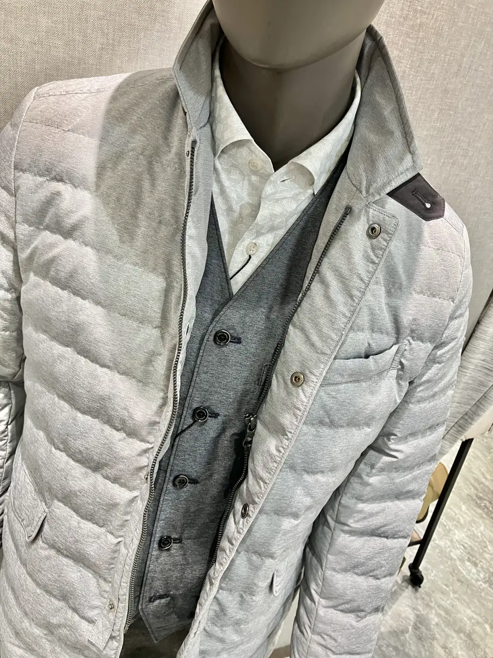 JOSEPH ABBOUD 上田 コーディネート画像