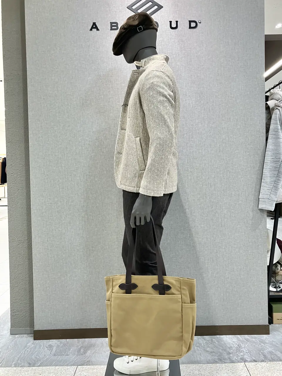 JOSEPH ABBOUD 上田 コーディネート画像