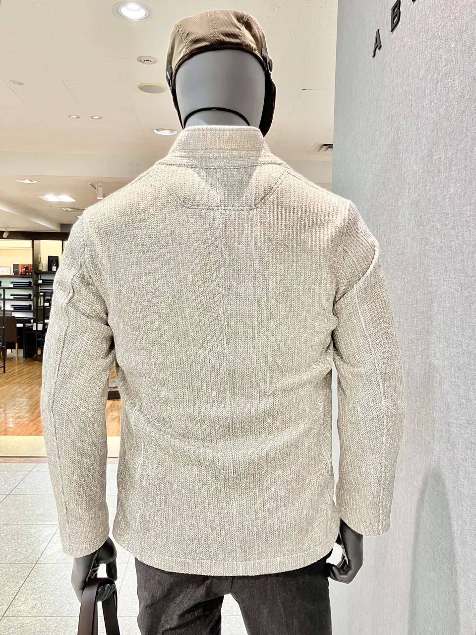 JOSEPH ABBOUD 上田 コーディネート画像