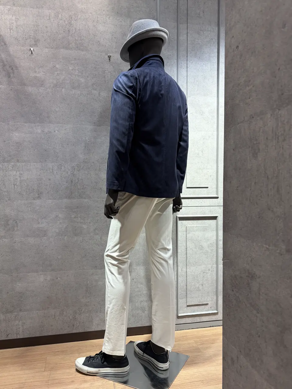 JOSEPH ABBOUD 上條 コーディネート画像