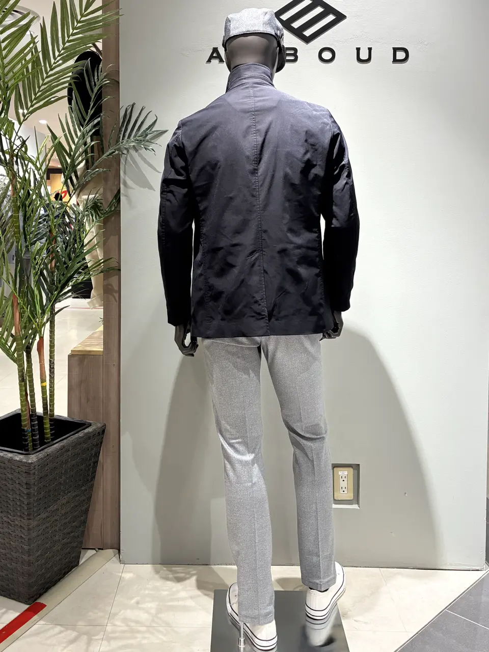 JOSEPH ABBOUD 伊津野 コーディネート画像