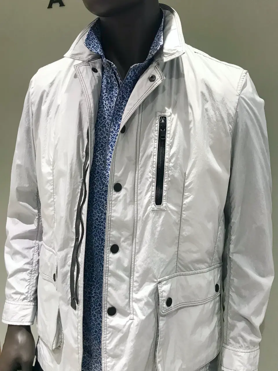 JOSEPH ABBOUD 伊津野 コーディネート画像