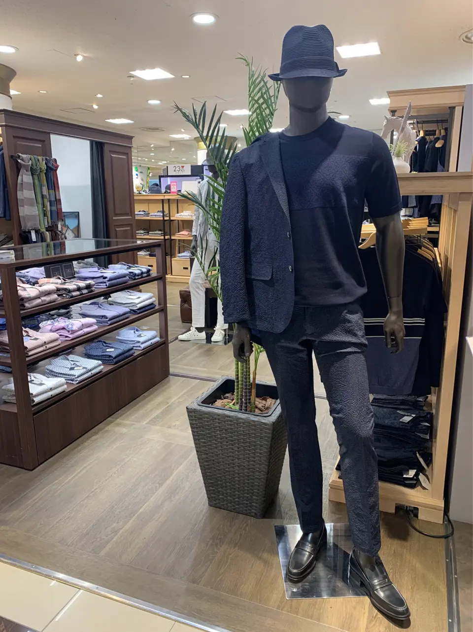  秦 コーディネート画像