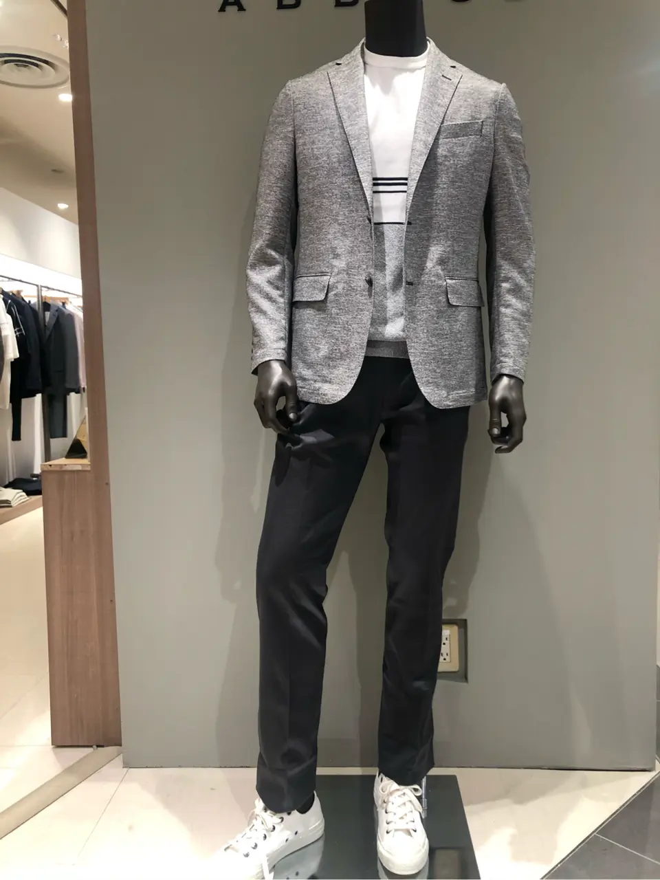 JOSEPH ABBOUD 川田 コーディネート画像