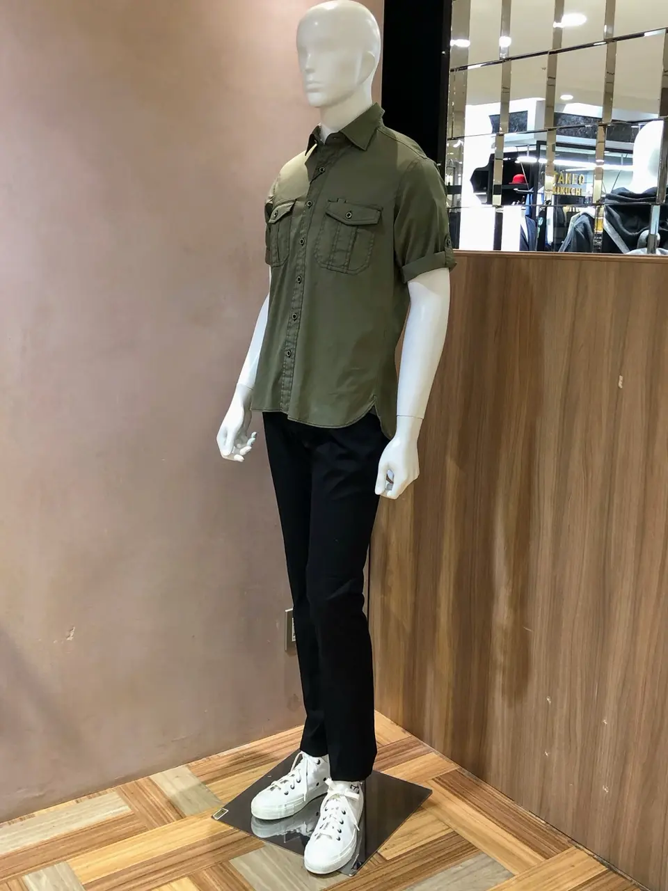 JOSEPH ABBOUD 小城 コーディネート画像