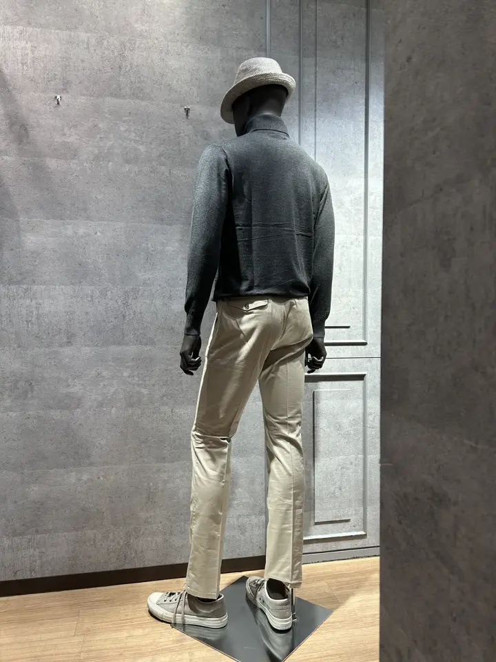 JOSEPH ABBOUD 上條 コーディネート画像