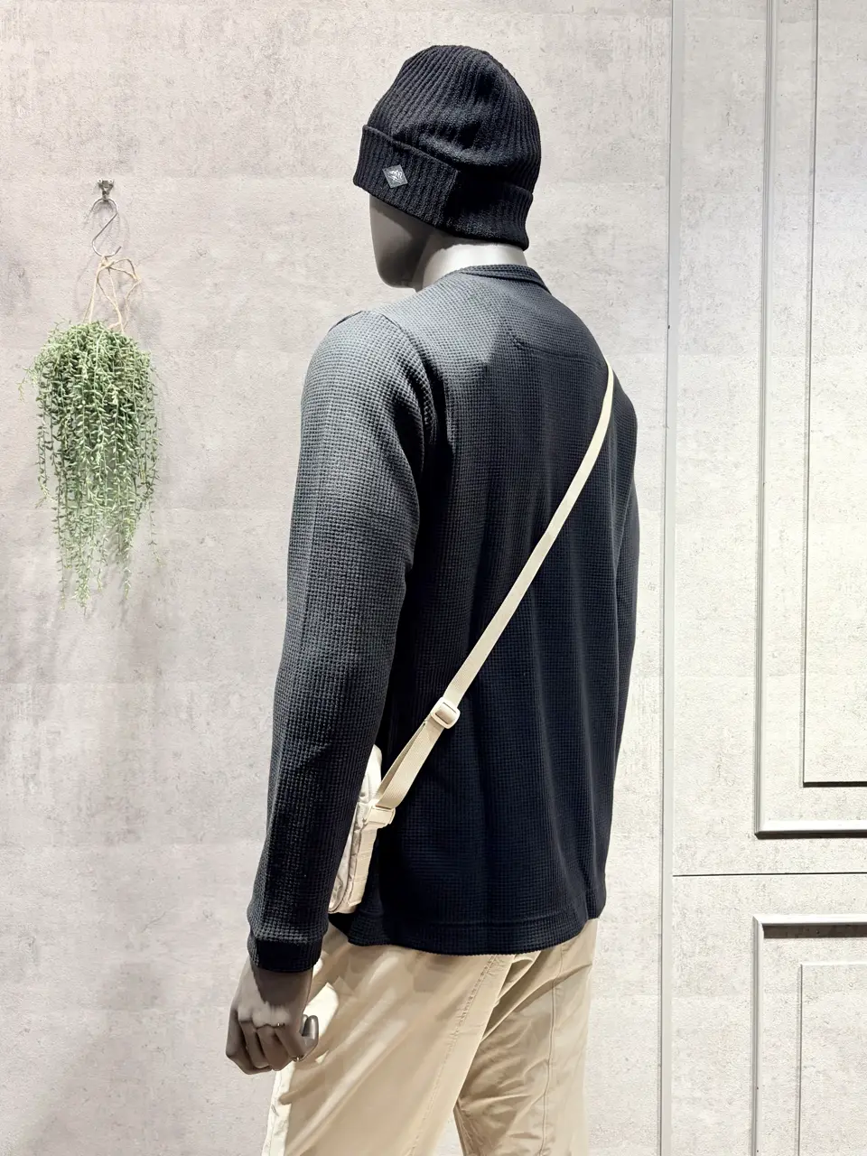 JOSEPH ABBOUD MOUNTAIN 二澤 コーディネート画像