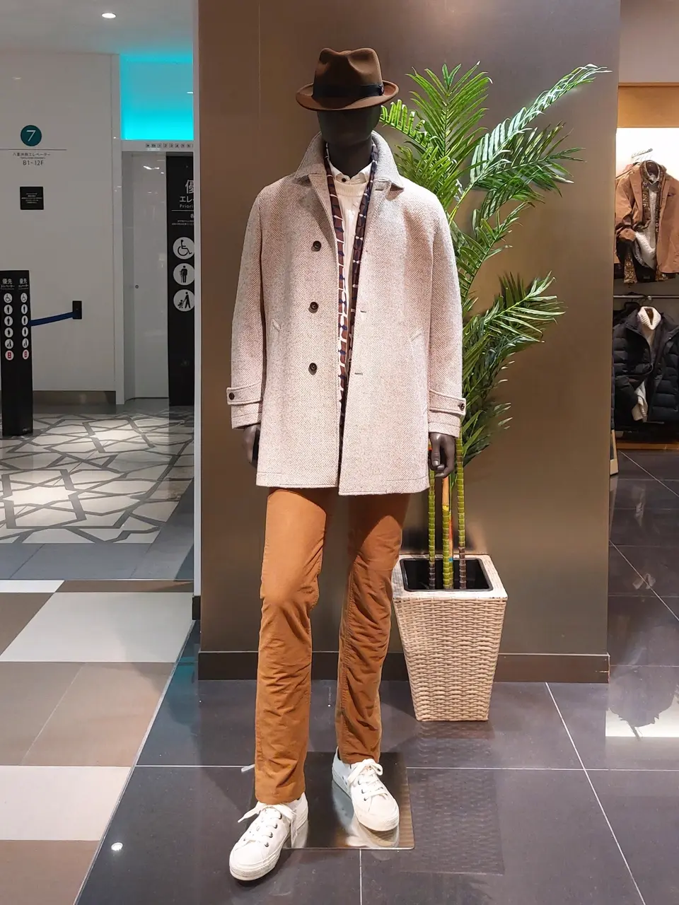 JOSEPH ABBOUD 清水 コーディネート画像