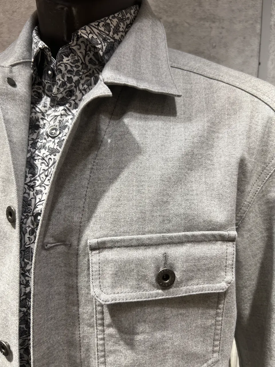 JOSEPH ABBOUD 上條 コーディネート画像