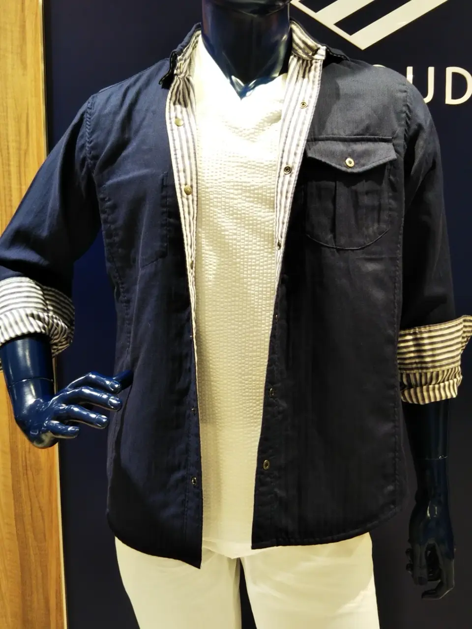 JOSEPH ABBOUD 鈴木 コーディネート画像