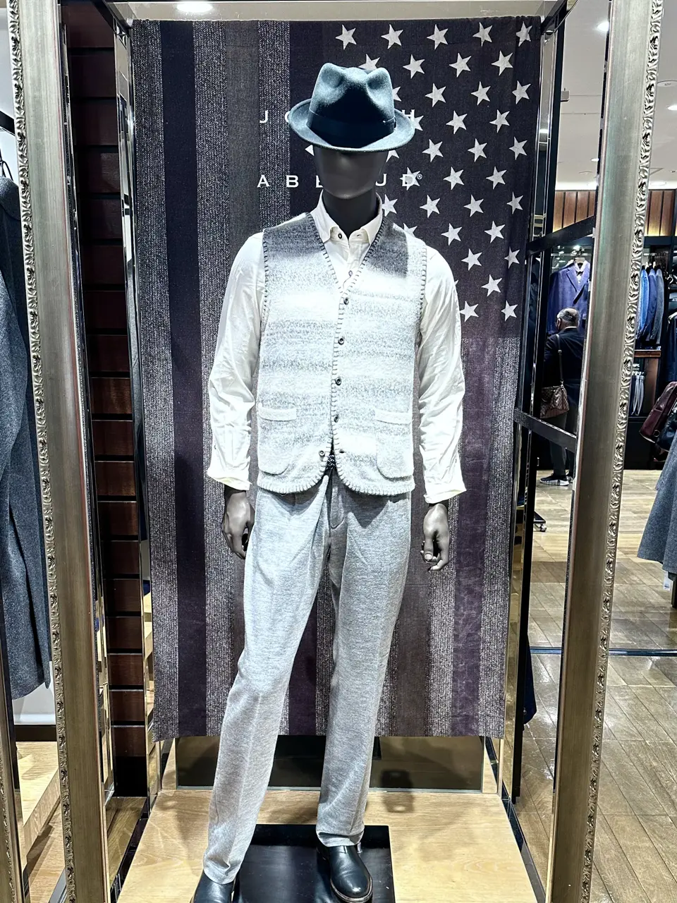 JOSEPH ABBOUD 小田 コーディネート画像