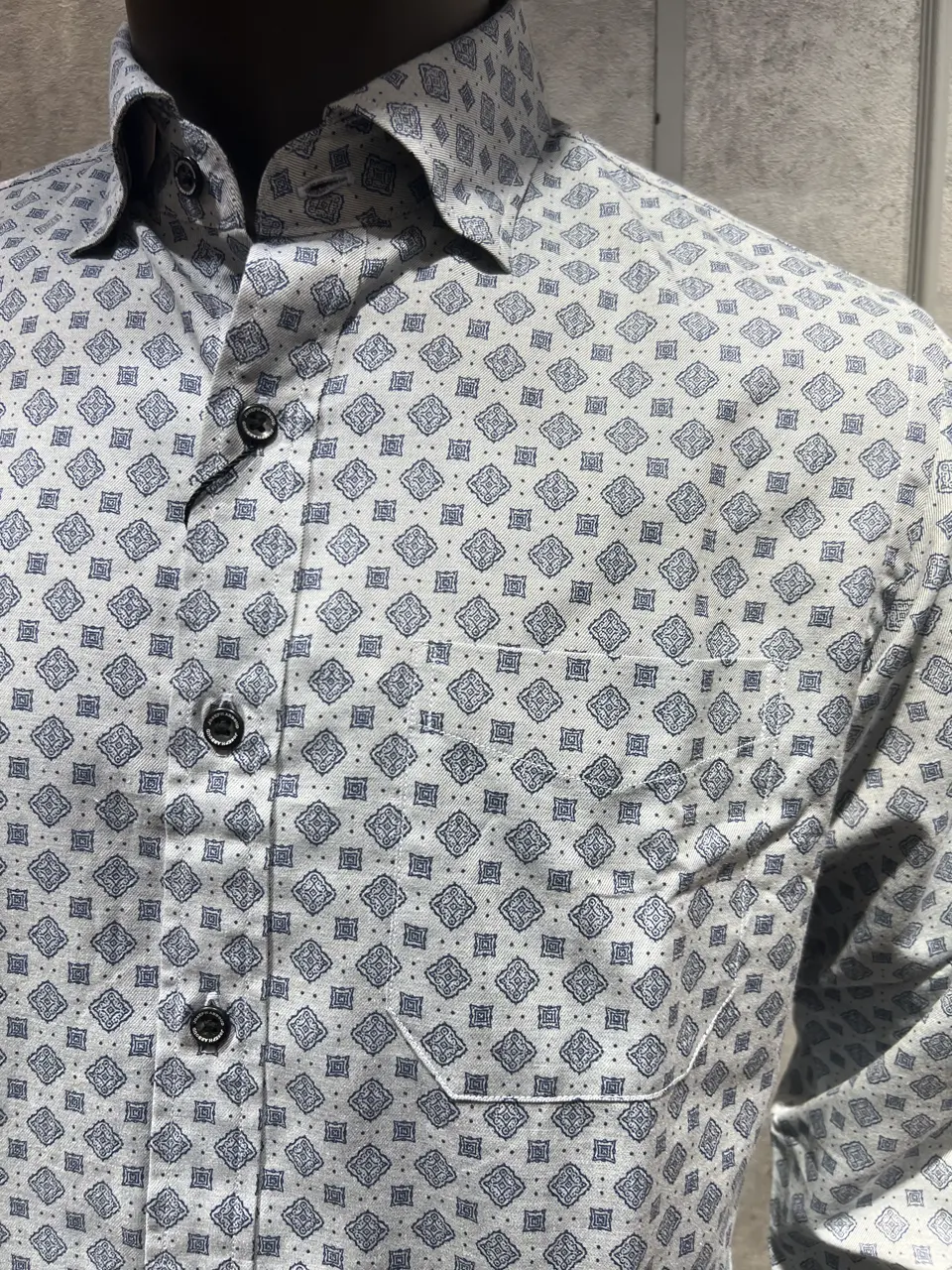 JOSEPH ABBOUD 上條 コーディネート画像