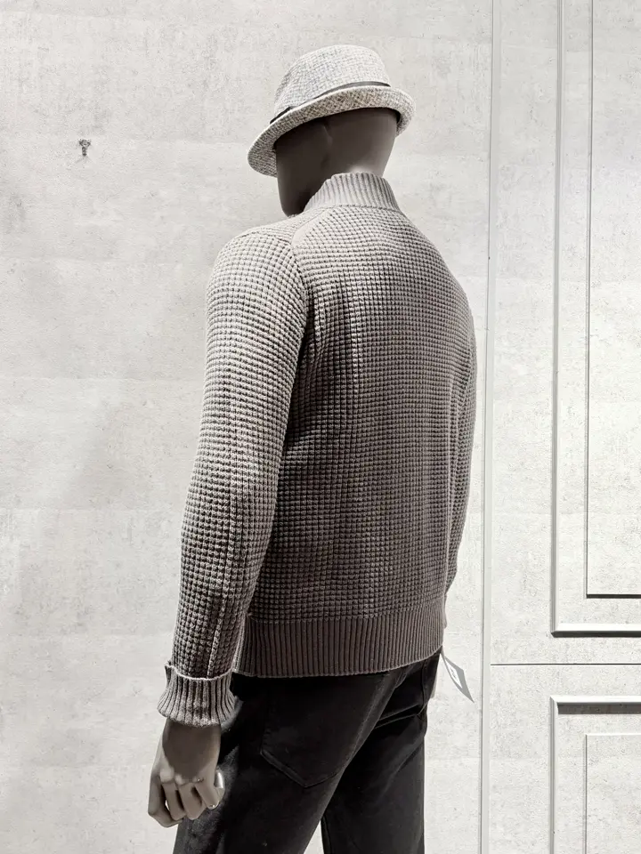 JOSEPH ABBOUD 二澤 コーディネート画像