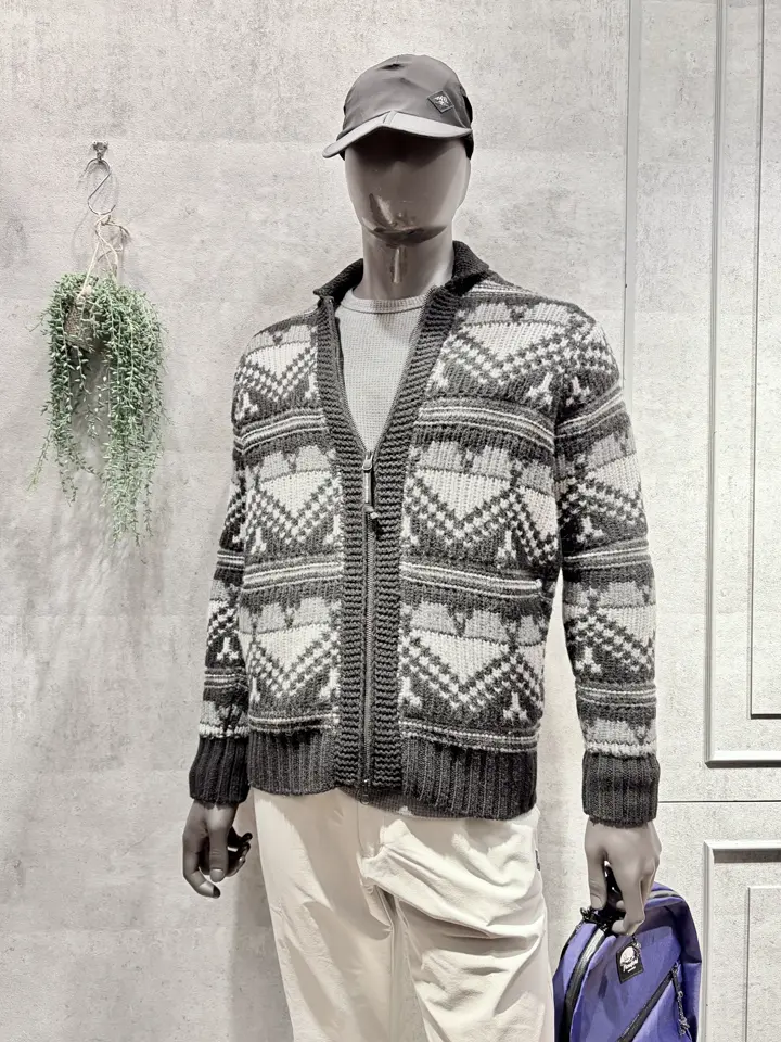 JOSEPH ABBOUD MOUNTAIN 二澤 コーディネート画像