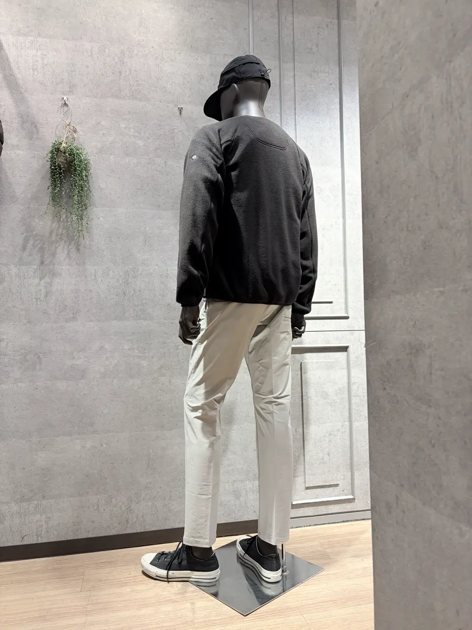 JOSEPH ABBOUD MOUNTAIN 上條 コーディネート画像