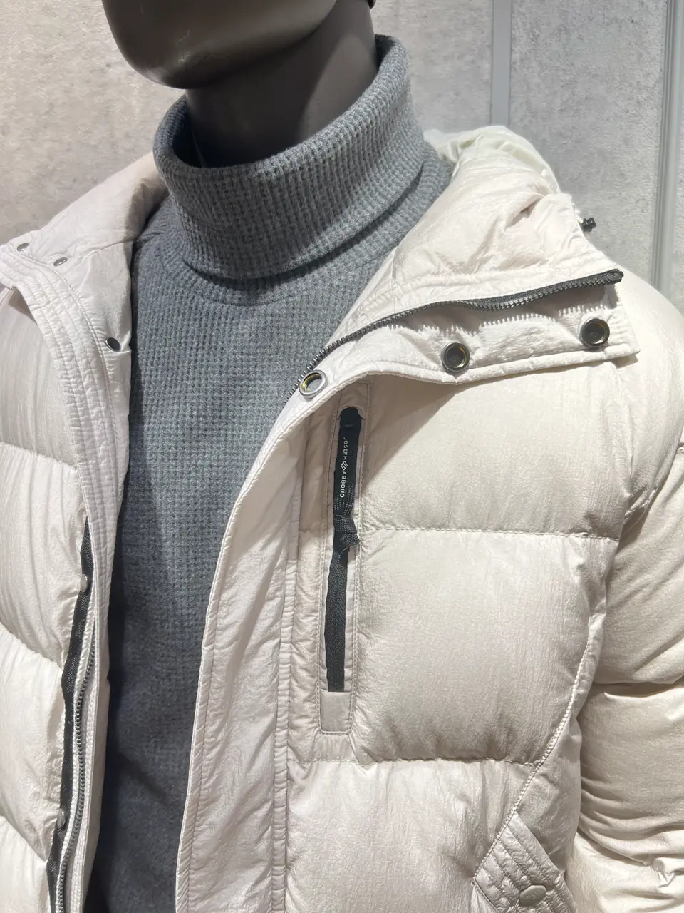 JOSEPH ABBOUD MOUNTAIN 上條 コーディネート画像