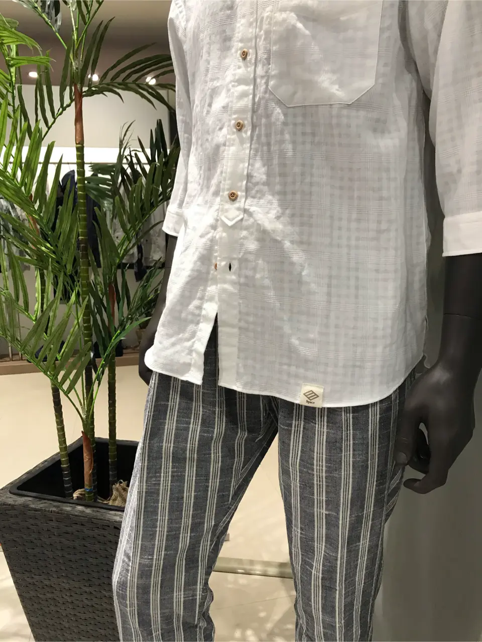 JOSEPH ABBOUD 伊津野 コーディネート画像