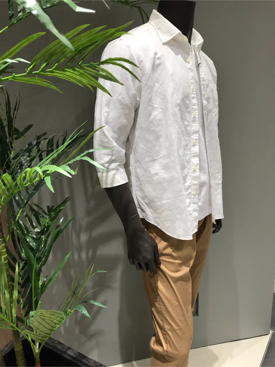 JOSEPH ABBOUD 伊津野 コーディネート画像