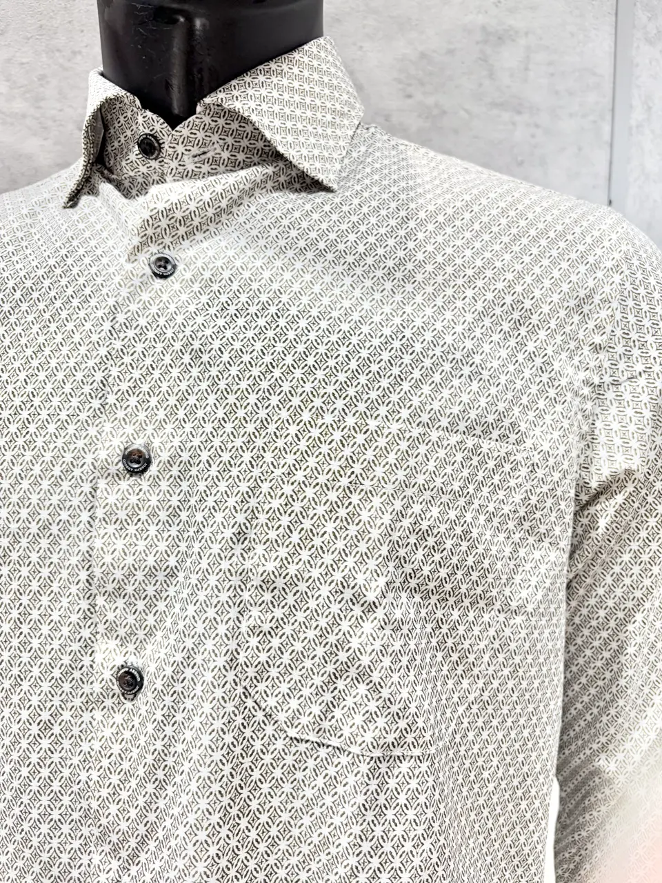 JOSEPH ABBOUD 二澤 コーディネート画像