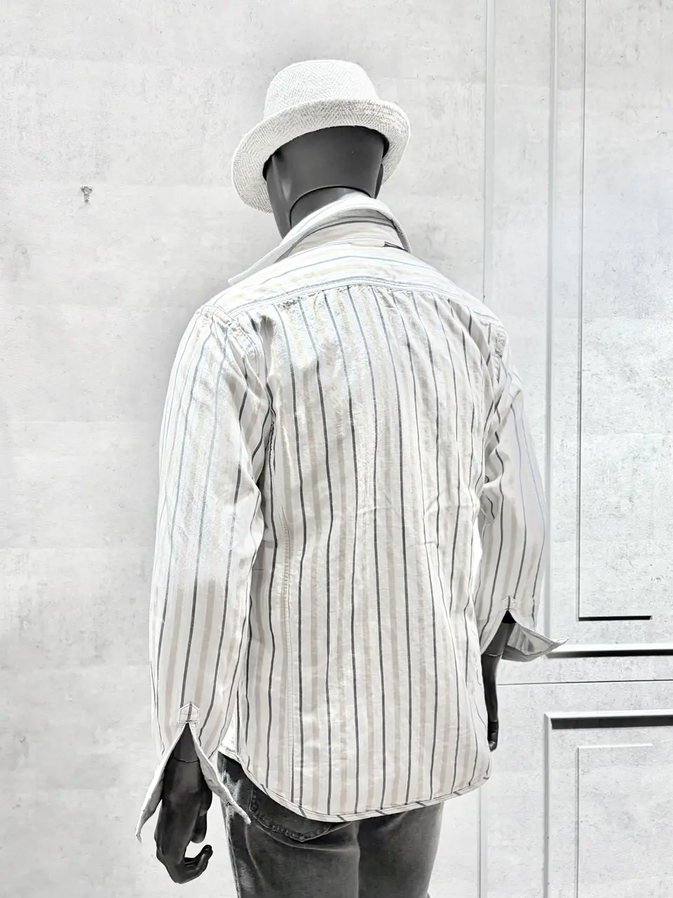 JOSEPH ABBOUD 二澤 コーディネート画像