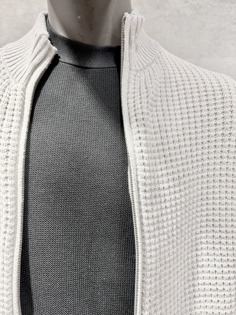 JOSEPH ABBOUD 二澤 コーディネート画像