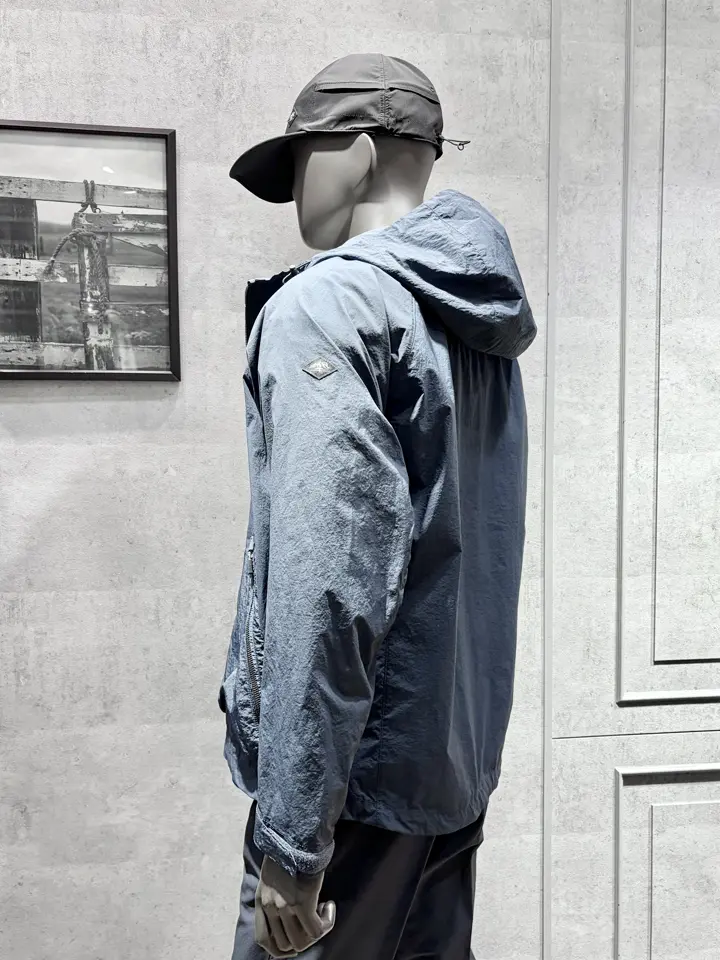 JOSEPH ABBOUD MOUNTAIN 二澤 コーディネート画像