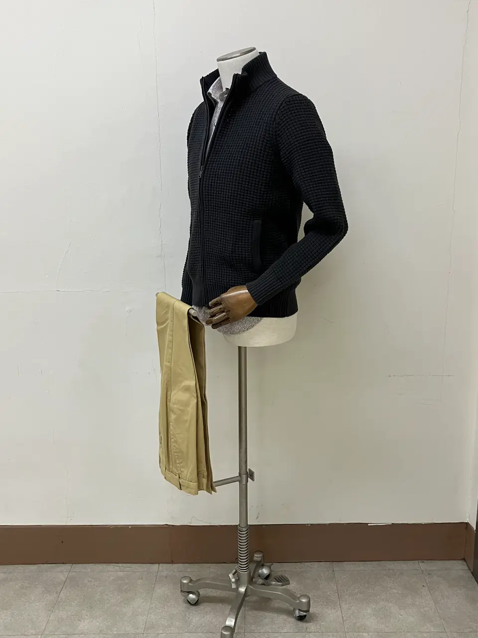 JOSEPH ABBOUD 加賀谷 コーディネート画像