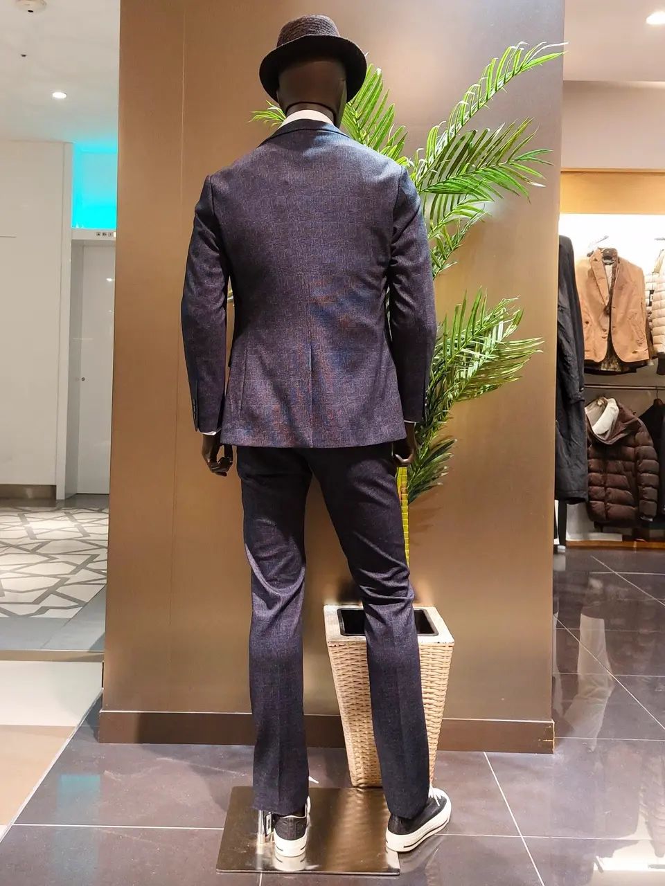 JOSEPH ABBOUD 清水 コーディネート画像