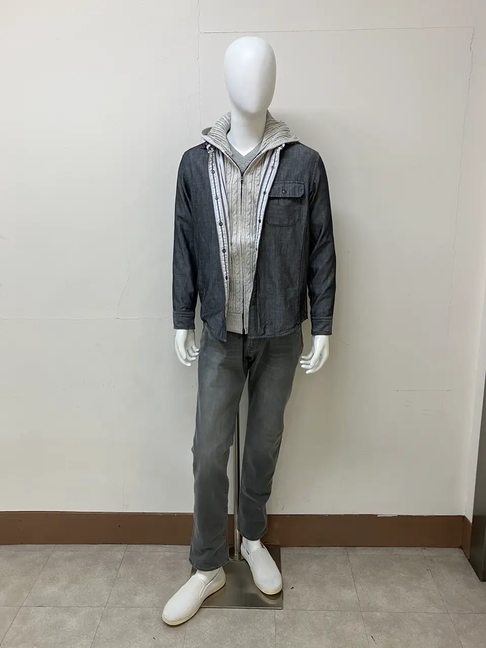 JOSEPH ABBOUD 加賀谷 コーディネート画像