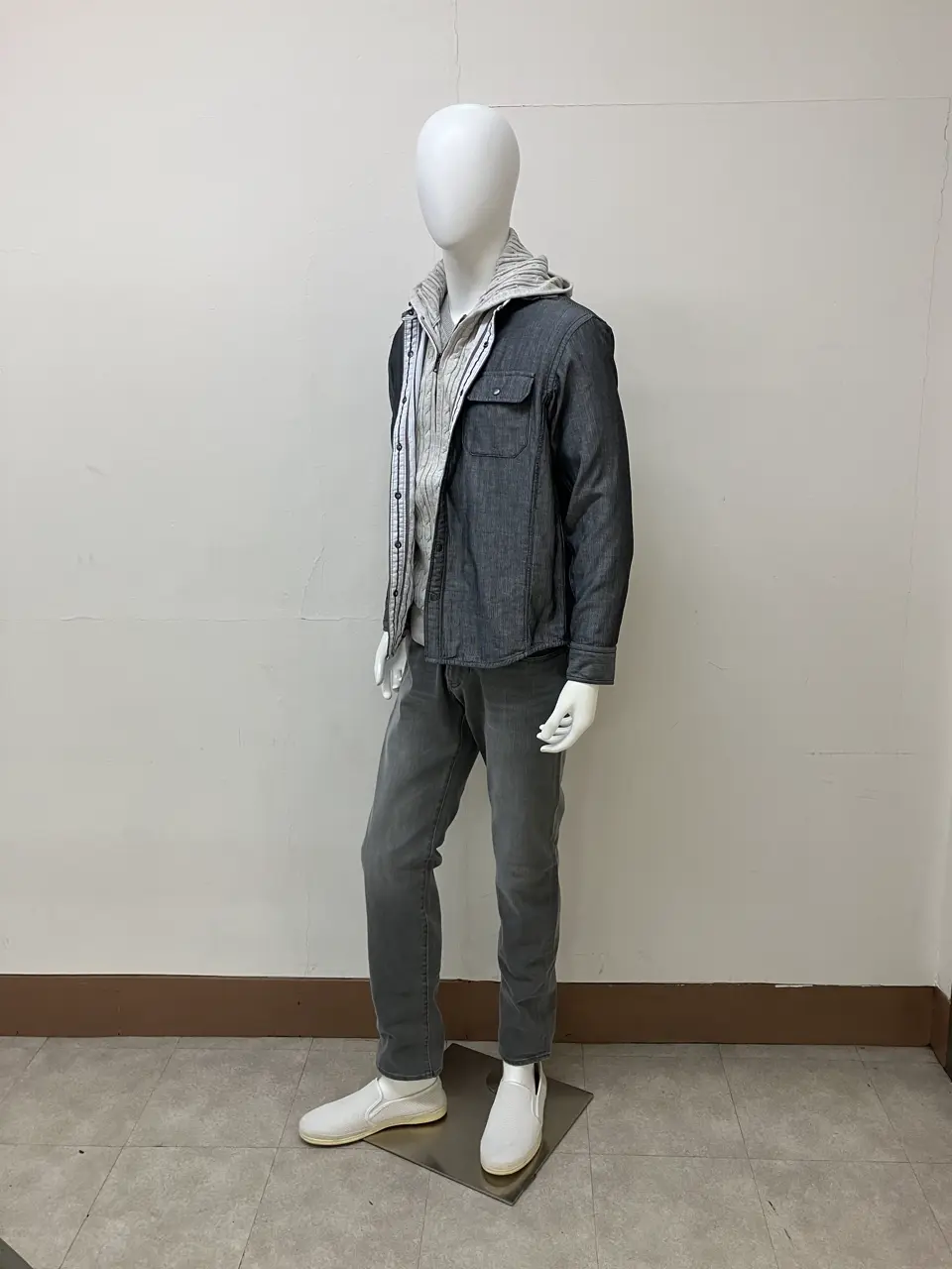 JOSEPH ABBOUD 加賀谷 コーディネート画像