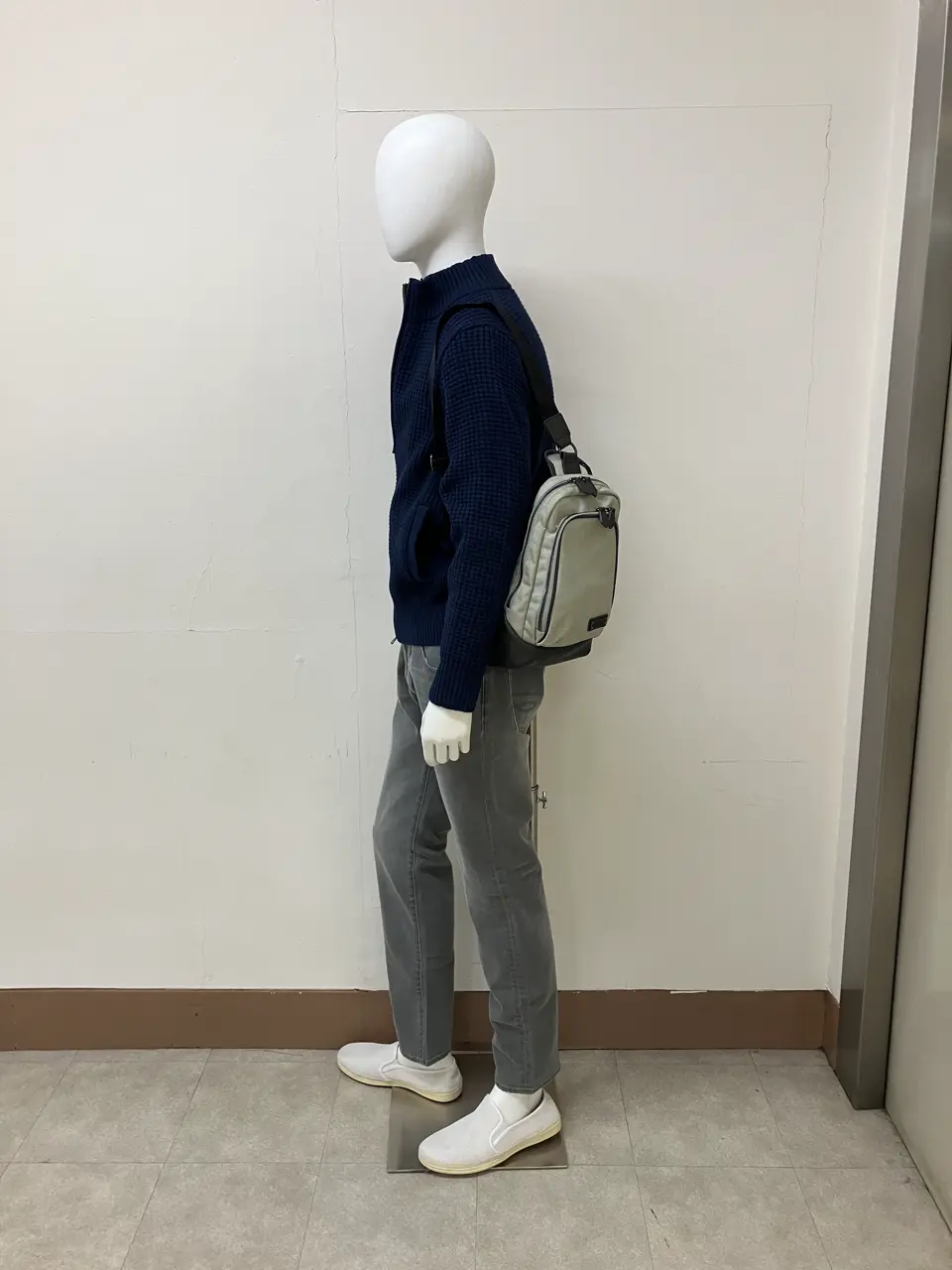 JOSEPH ABBOUD 加賀谷 コーディネート画像