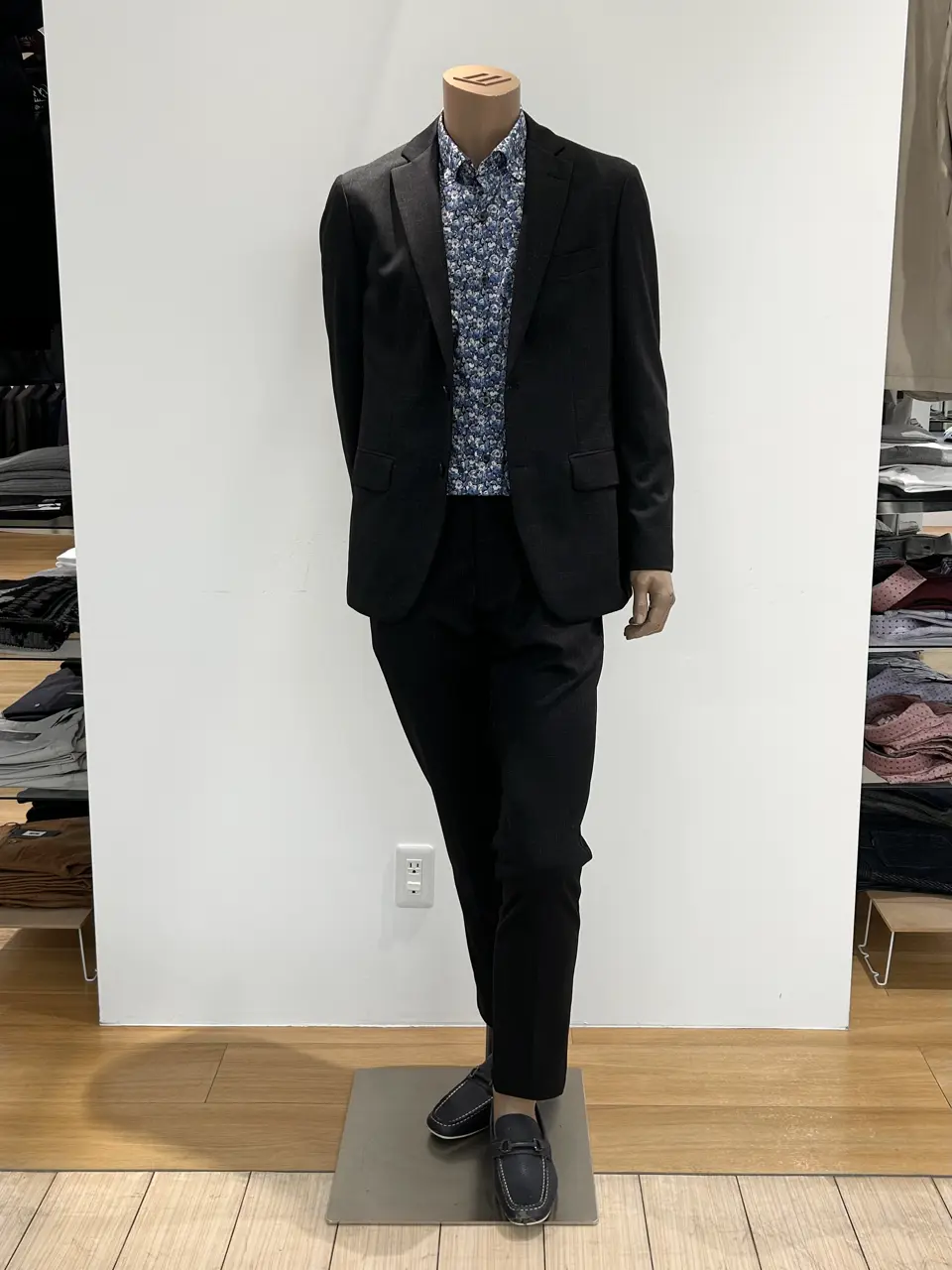 JOSEPH ABBOUD YANO コーディネート画像