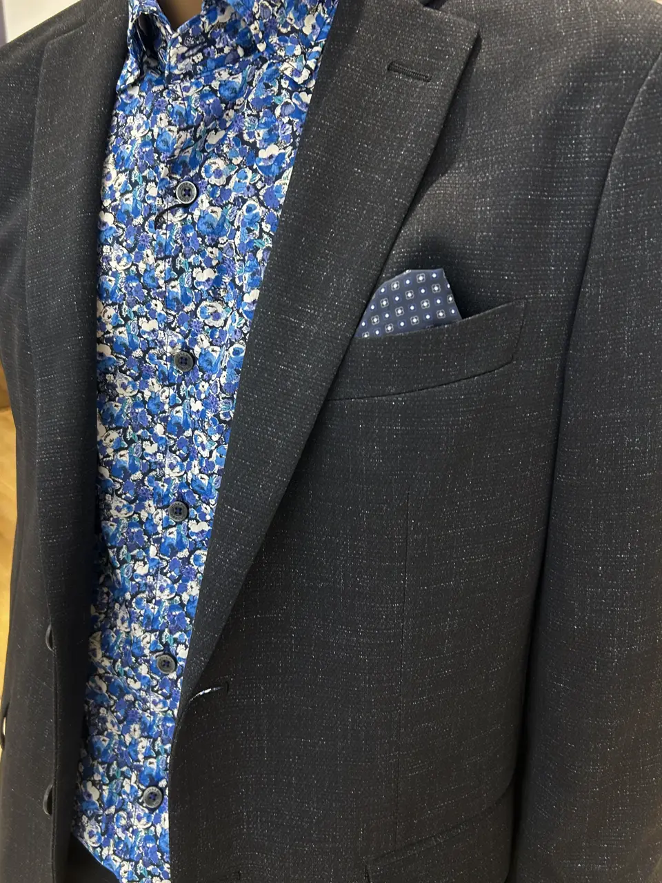 JOSEPH ABBOUD YANO コーディネート画像